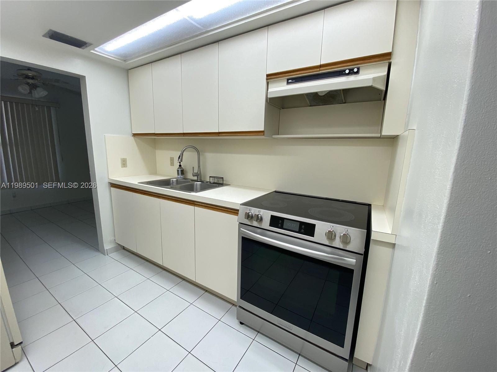 3300-3302 SW 10th St Miami, FL 33135