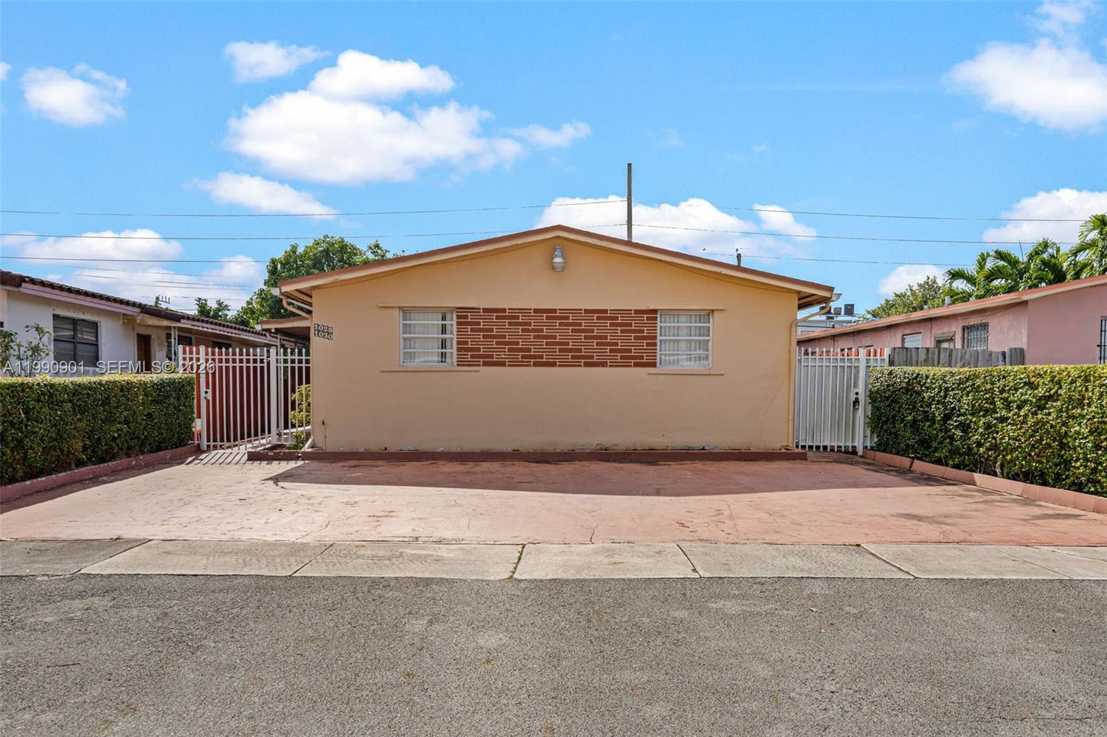 1028 W 30th St #1028