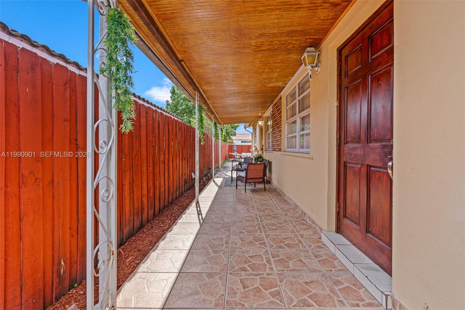 1028 W 30th St #1028 Hialeah, FL 33012