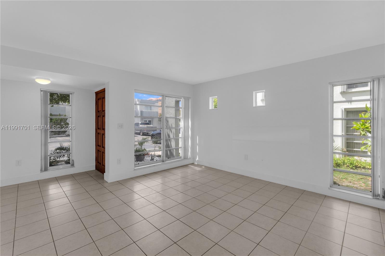 3599 SW 17th St #3599 Miami, FL 33145