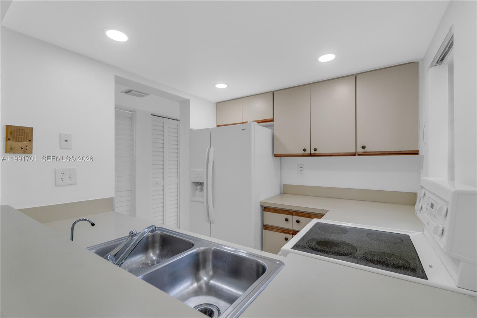 3599 SW 17th St #3599 Miami, FL 33145