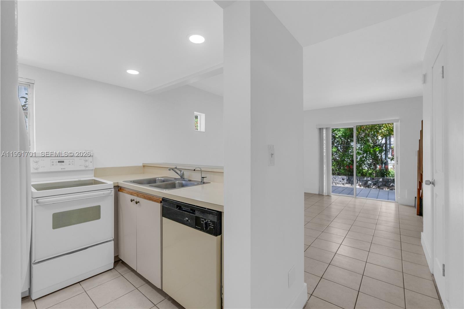 3599 SW 17th St #3599 Miami, FL 33145