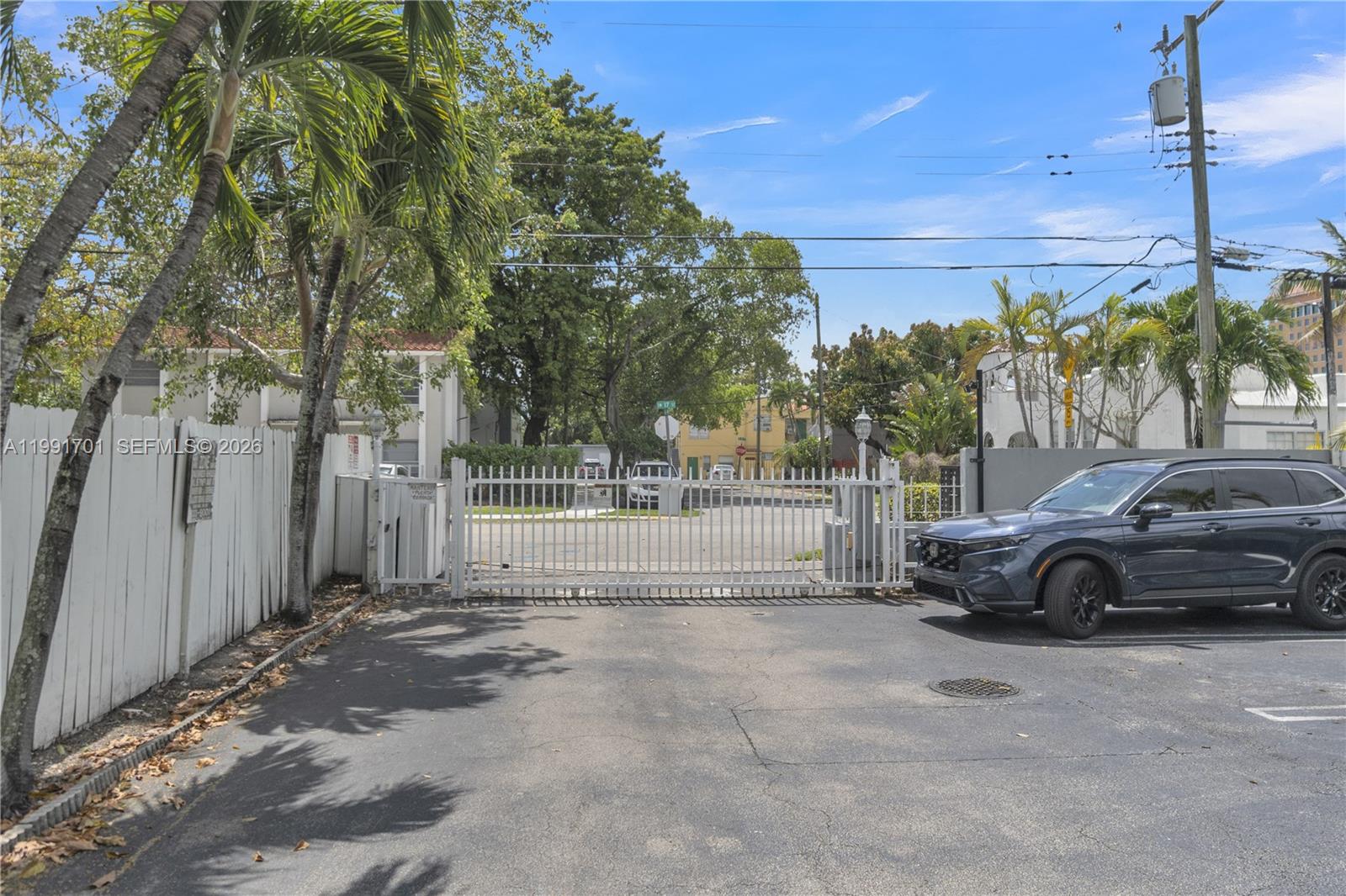 3599 SW 17th St #3599 Miami, FL 33145