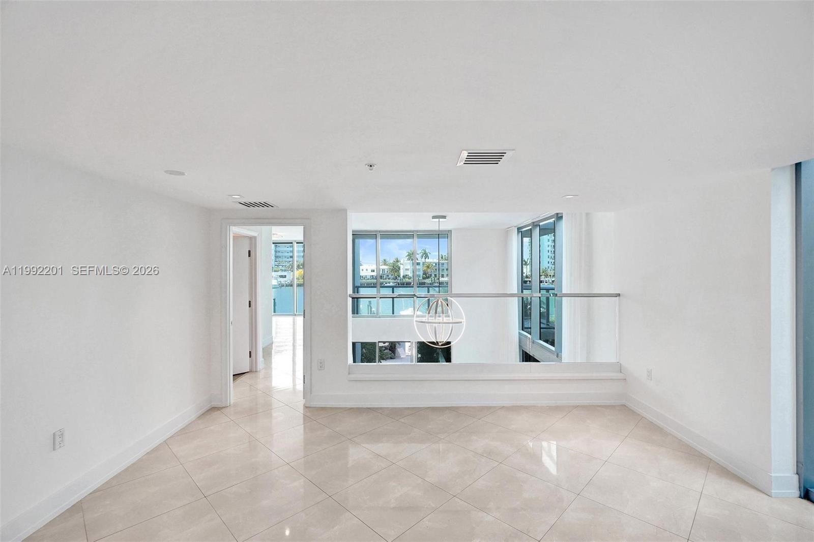 image Eloquence on the Bay12