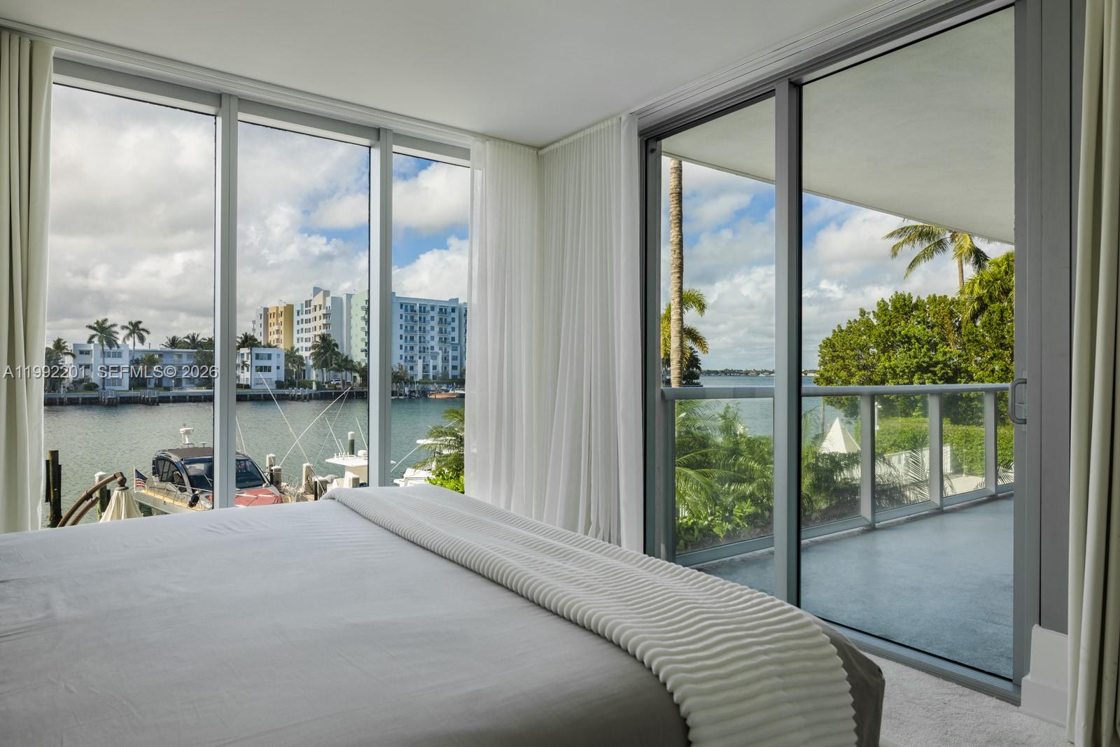 image Eloquence on the Bay15