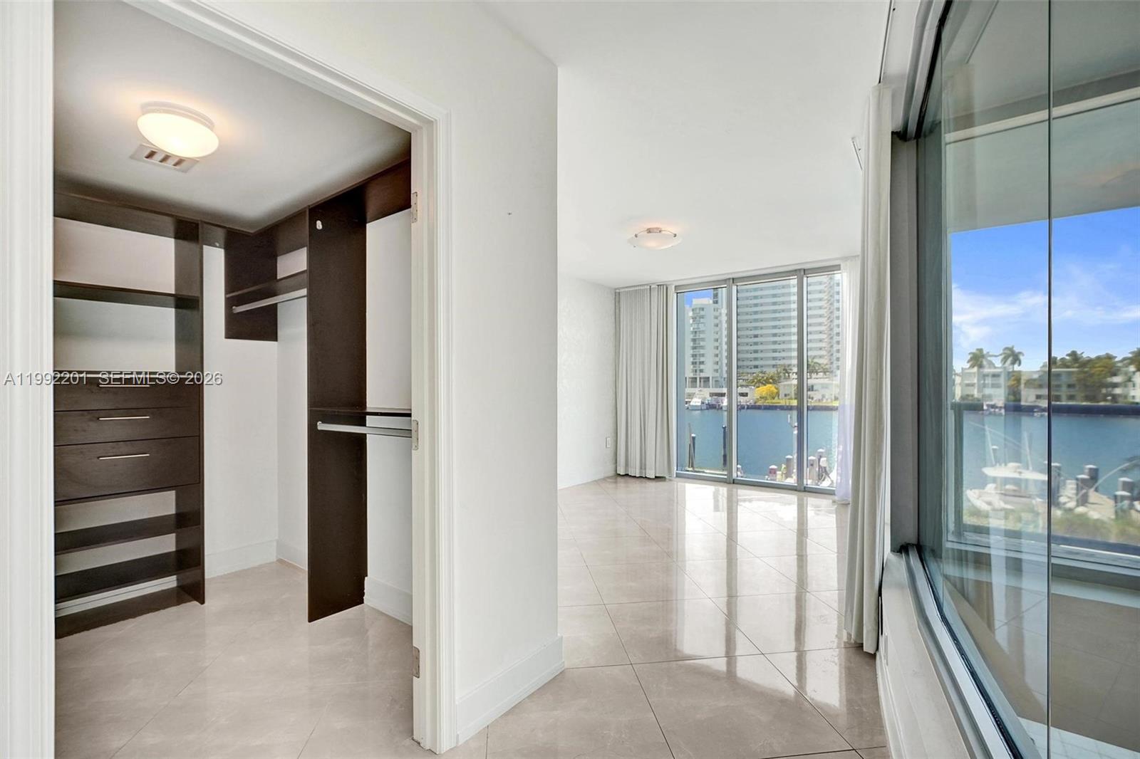 image Eloquence on the Bay16