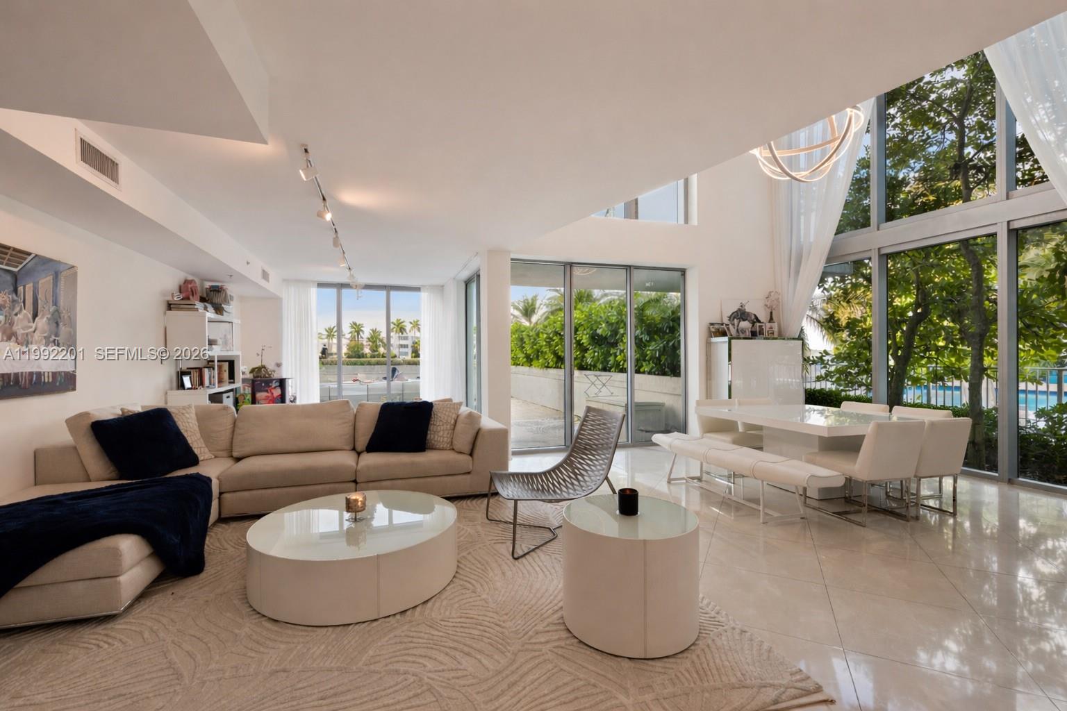 image Eloquence on the Bay20