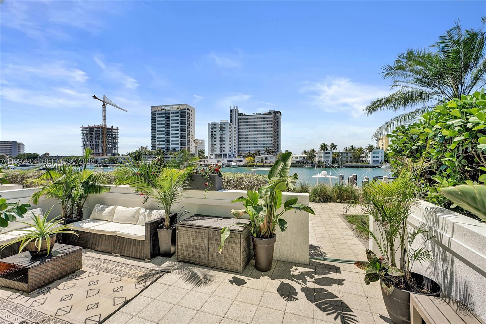 image Eloquence on the Bay22