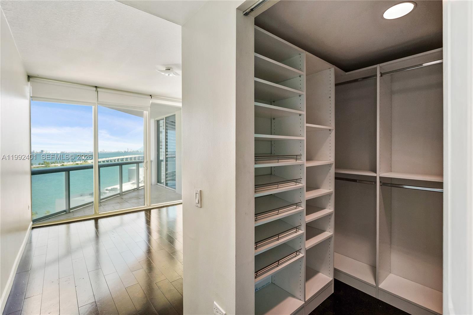 image Platinum Condominium10