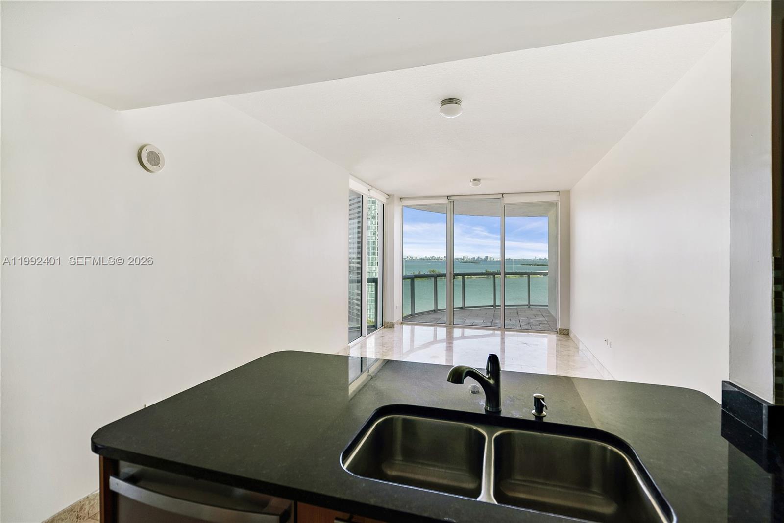 image Platinum Condominium7