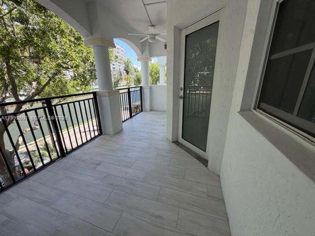 3245 NE 184th St #13304