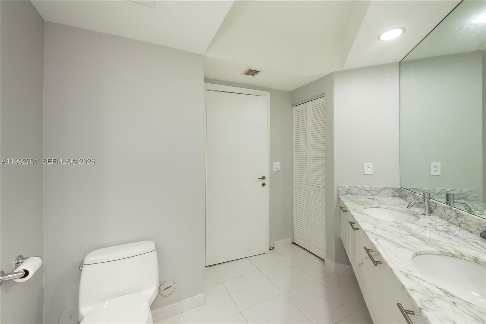 image 500 Brickell West21