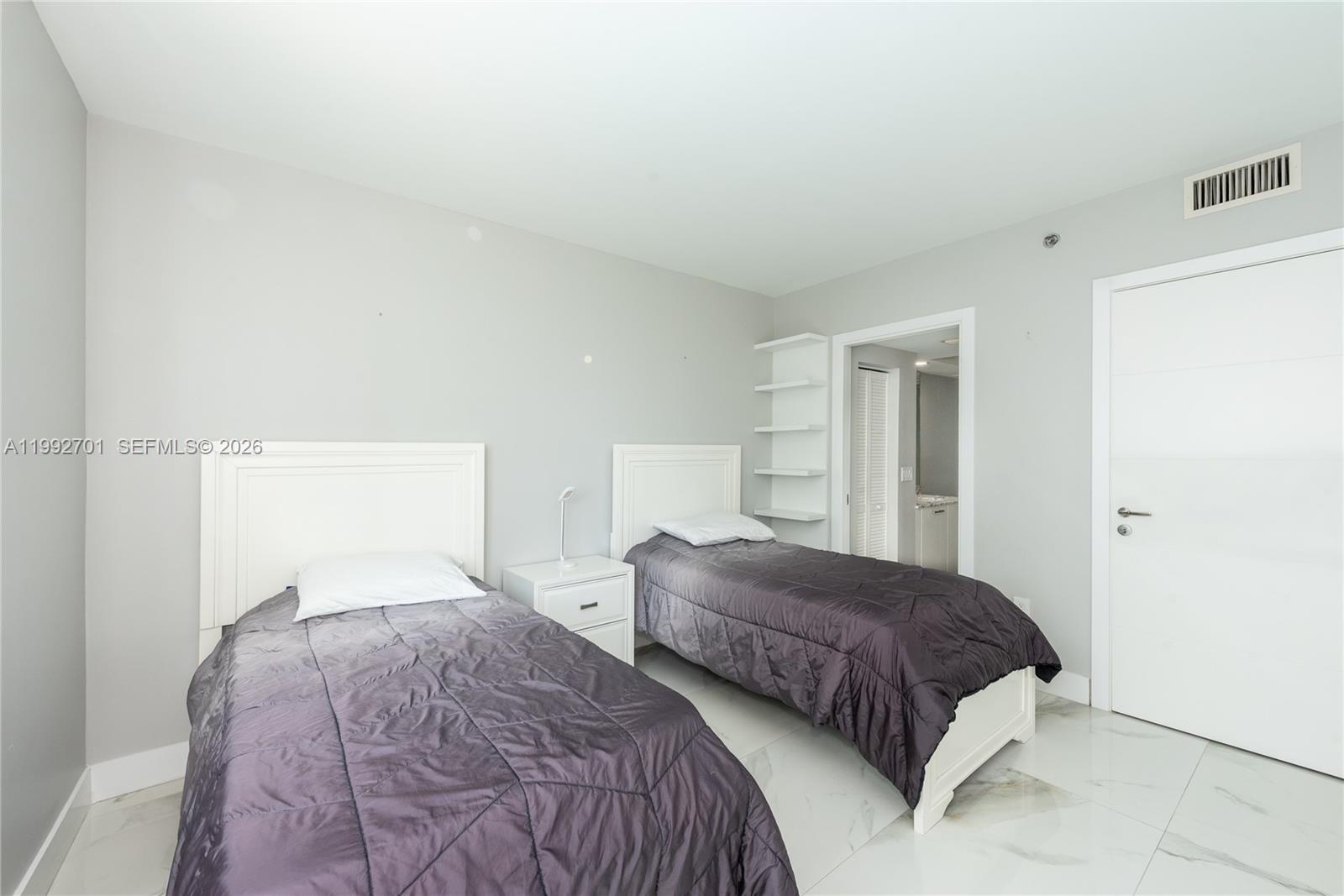 image 500 Brickell West23