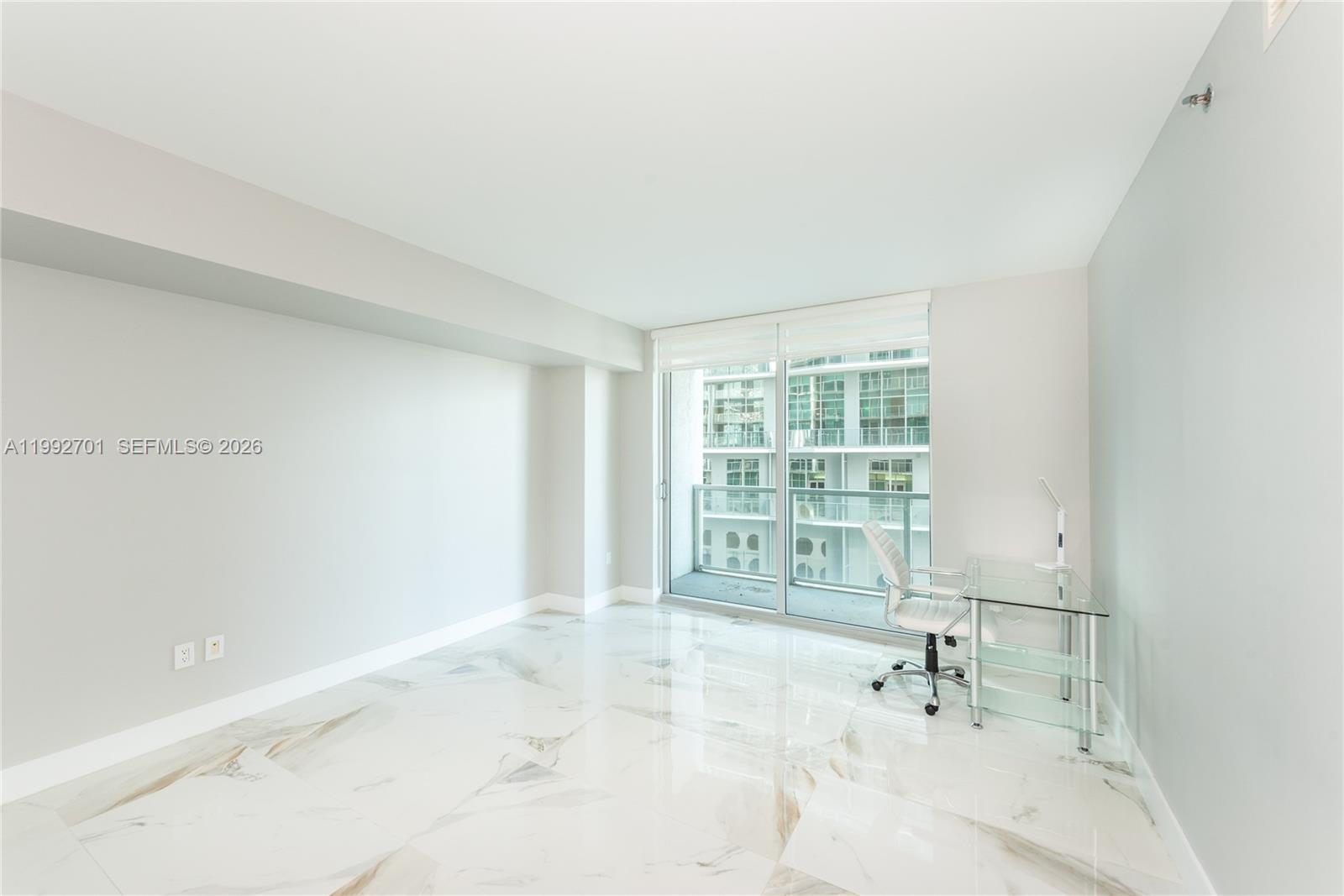 image 500 Brickell West5