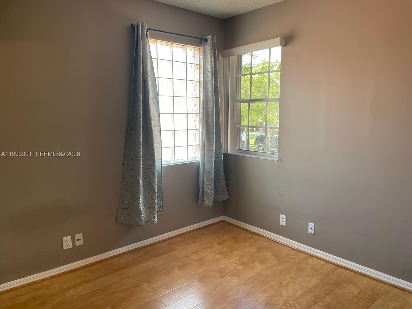 800 Sorrento Dr Weston, FL 33326