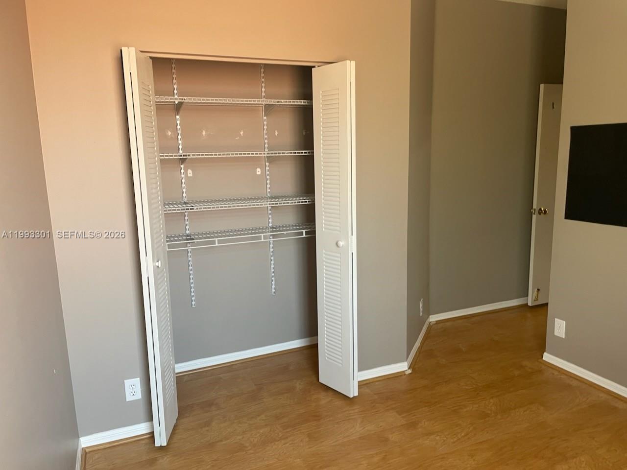 800 Sorrento Dr Weston, FL 33326