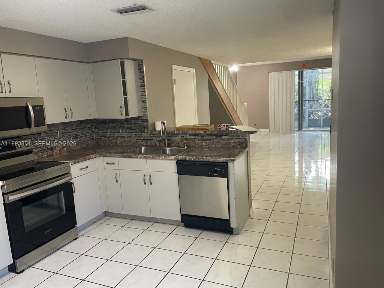 800 Sorrento Dr Weston, FL 33326