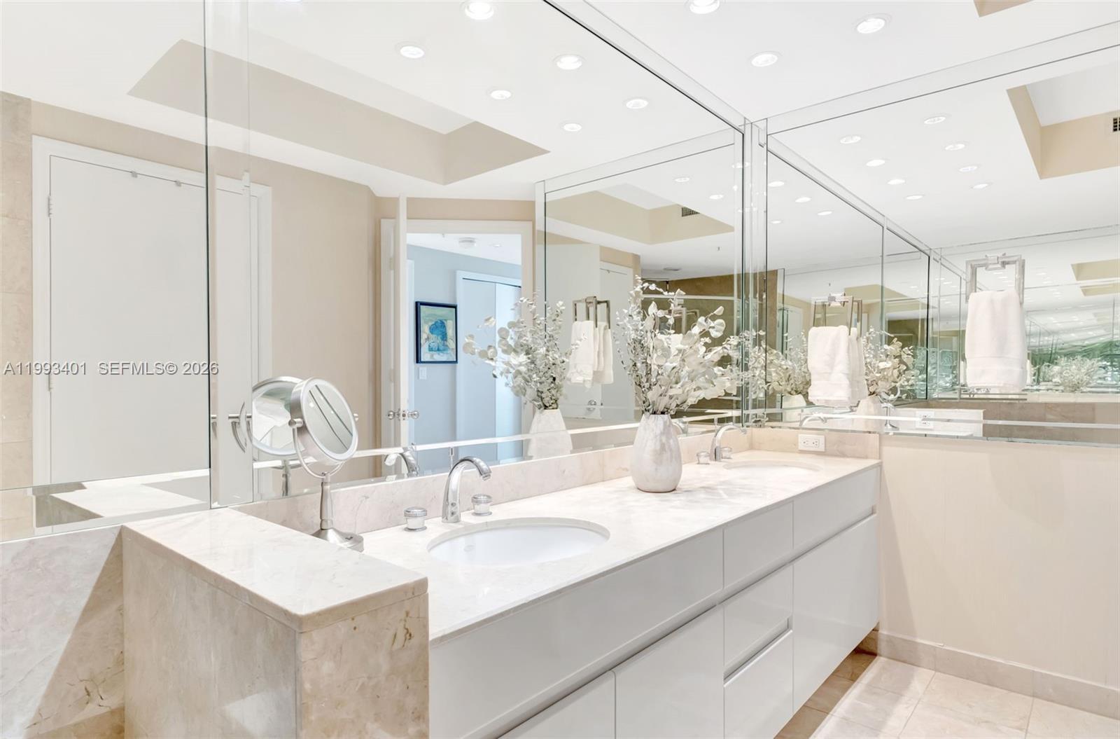 848 Brickell Key Dr #2605 Miami, FL 33131