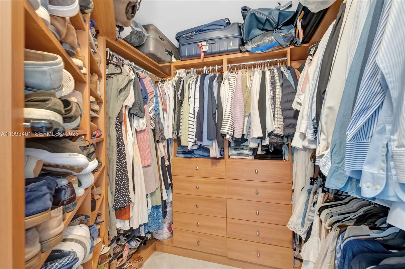 848 Brickell Key Dr #2605 Miami, FL 33131