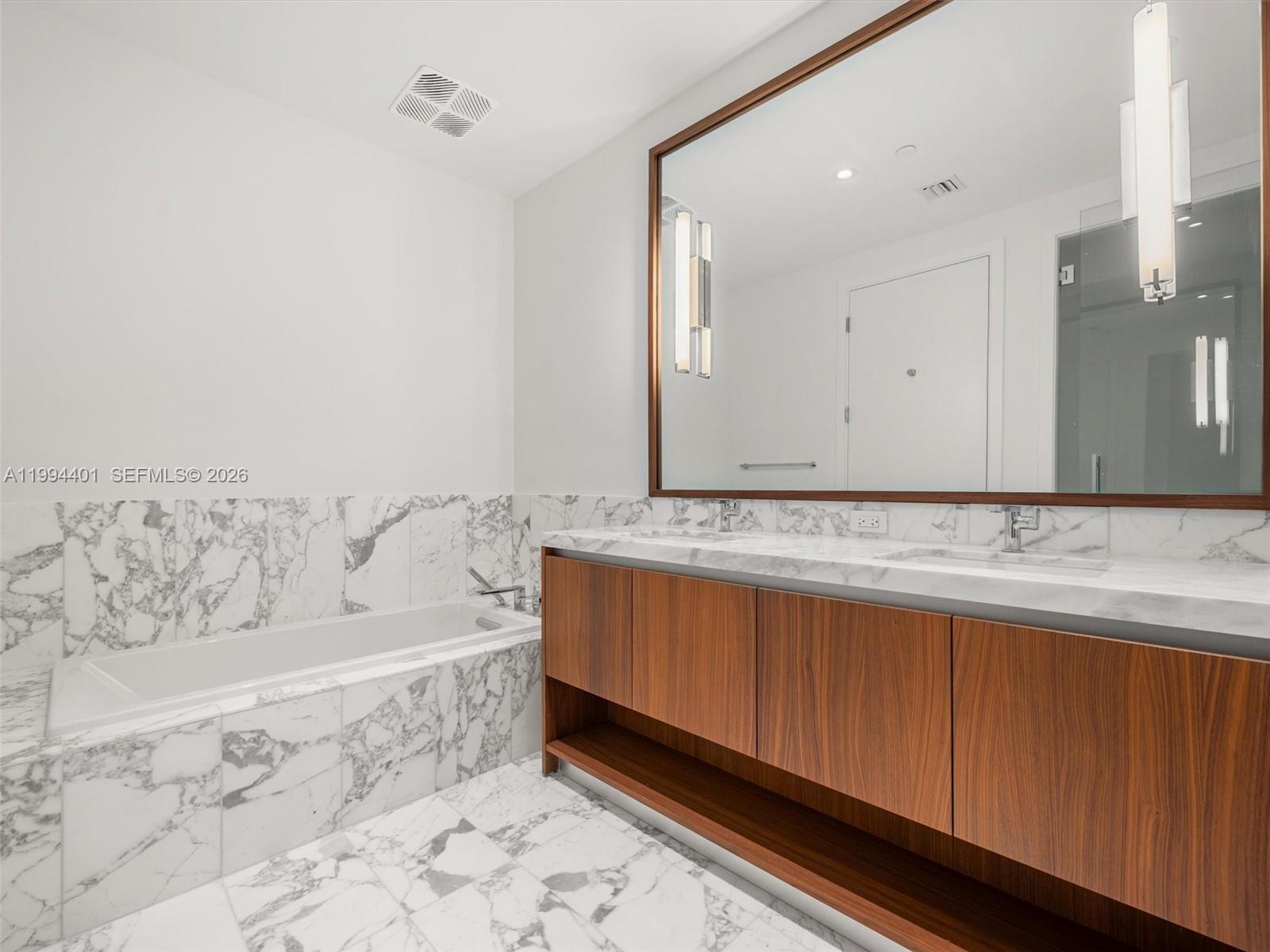 image Una Residences23