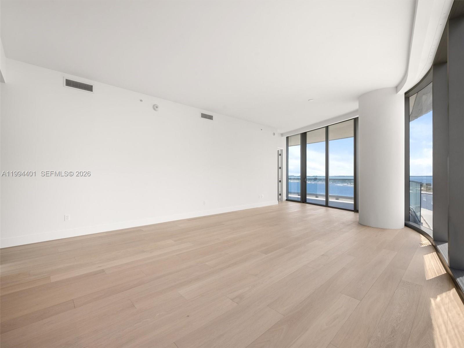 image Una Residences7