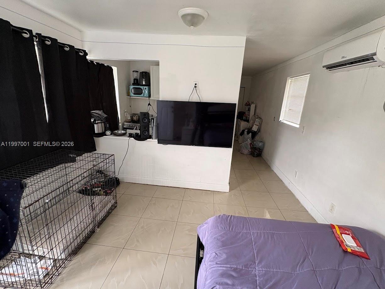 1424 NW 69th St Miami, FL 33147