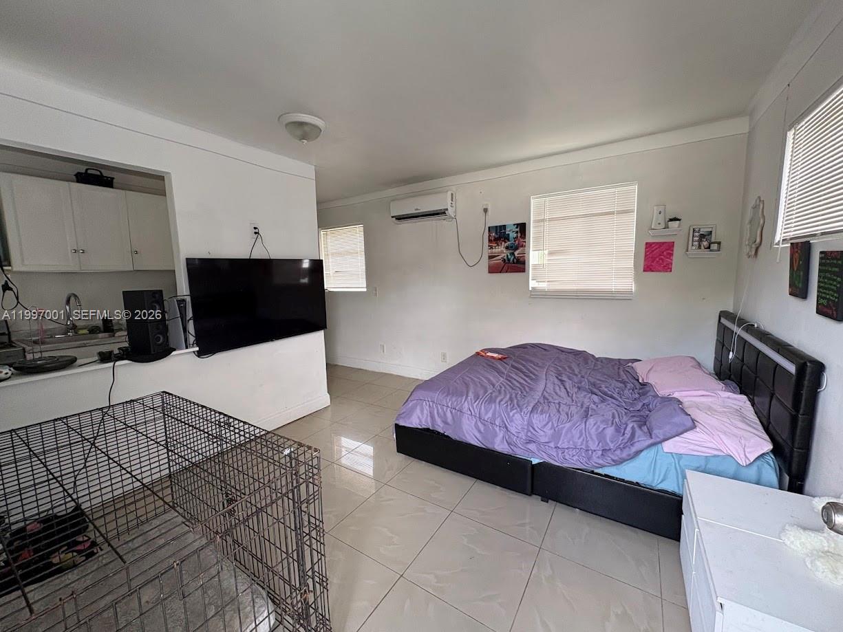 1424 NW 69th St Miami, FL 33147