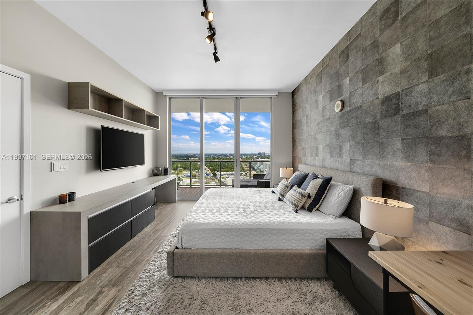 3470 E Coast Ave #H2403 Miami, FL 33137