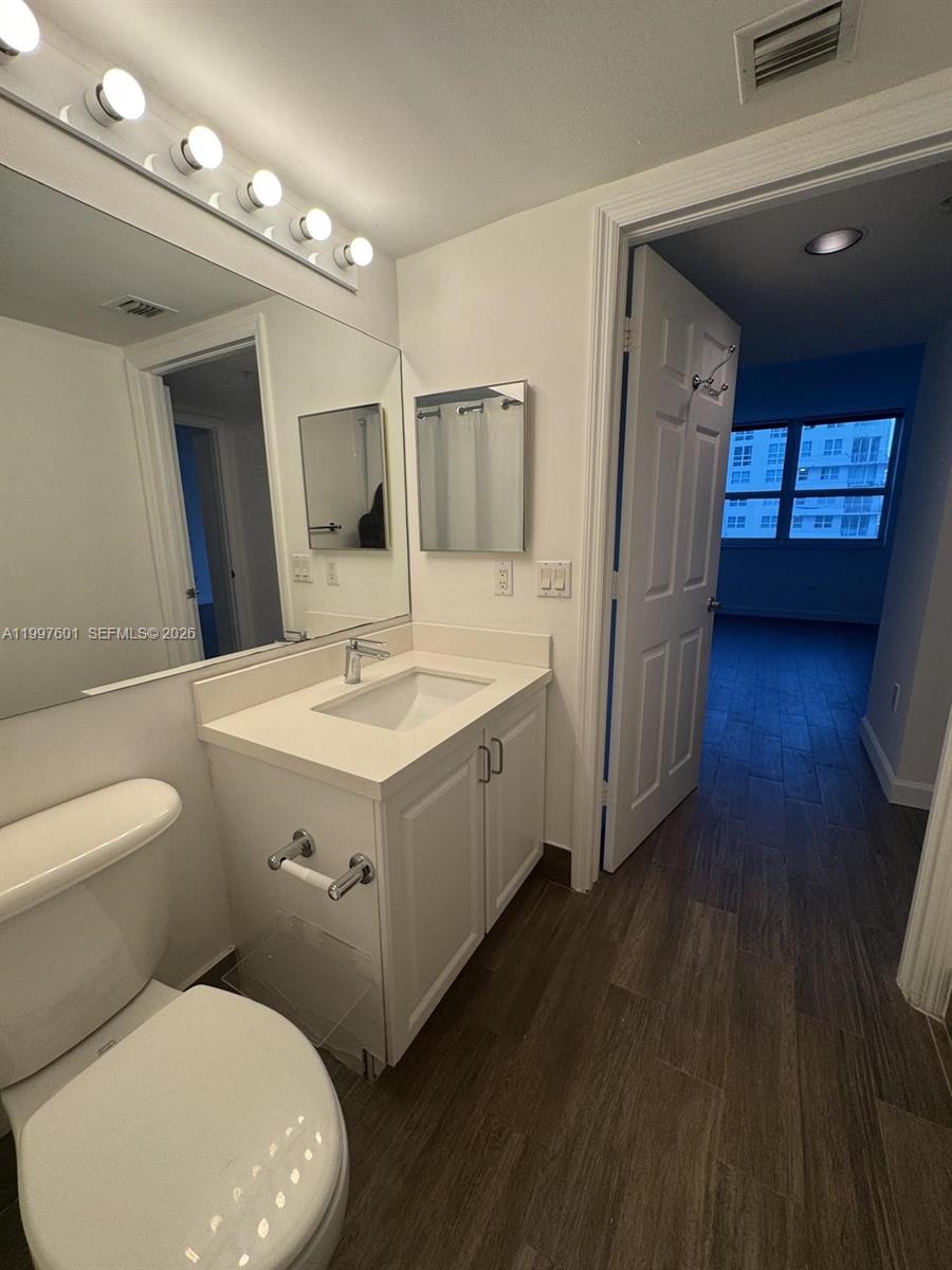 image The Mark on Brickell16