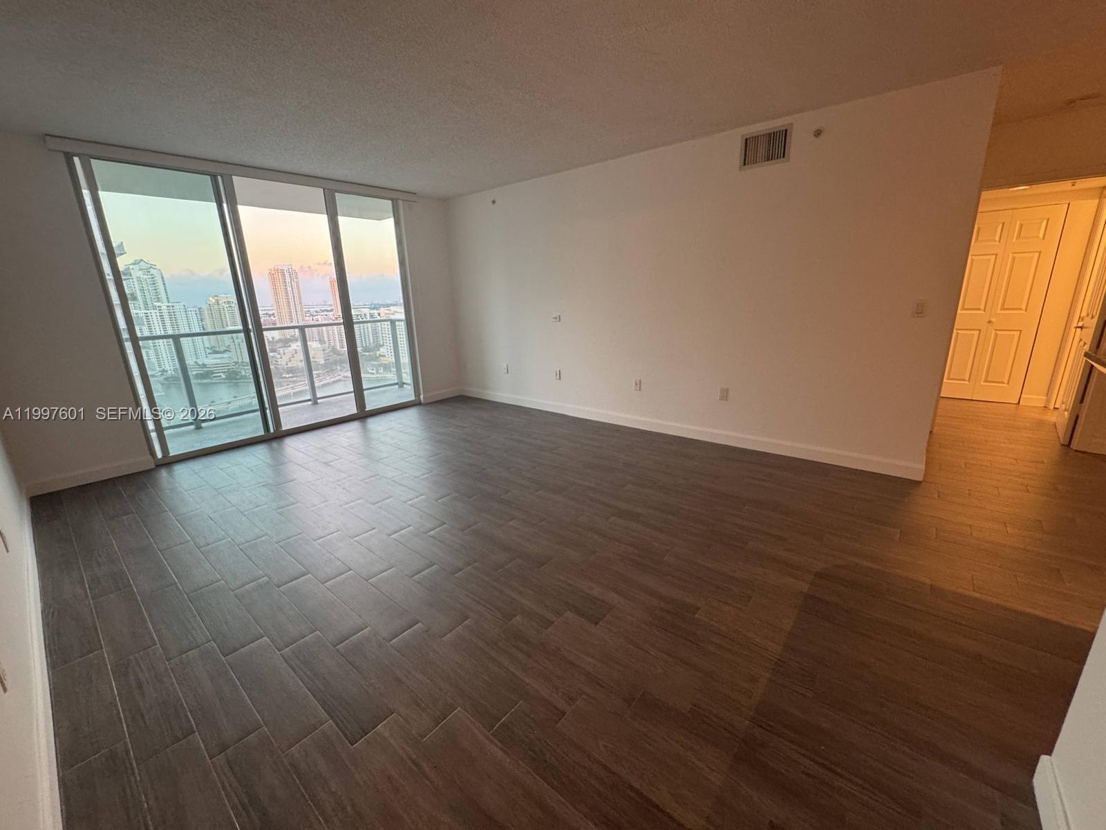 image The Mark on Brickell3
