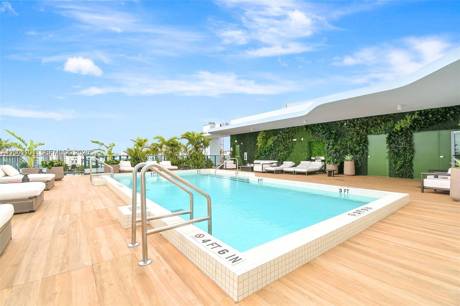 9901 W Bay Hbr Dr #401