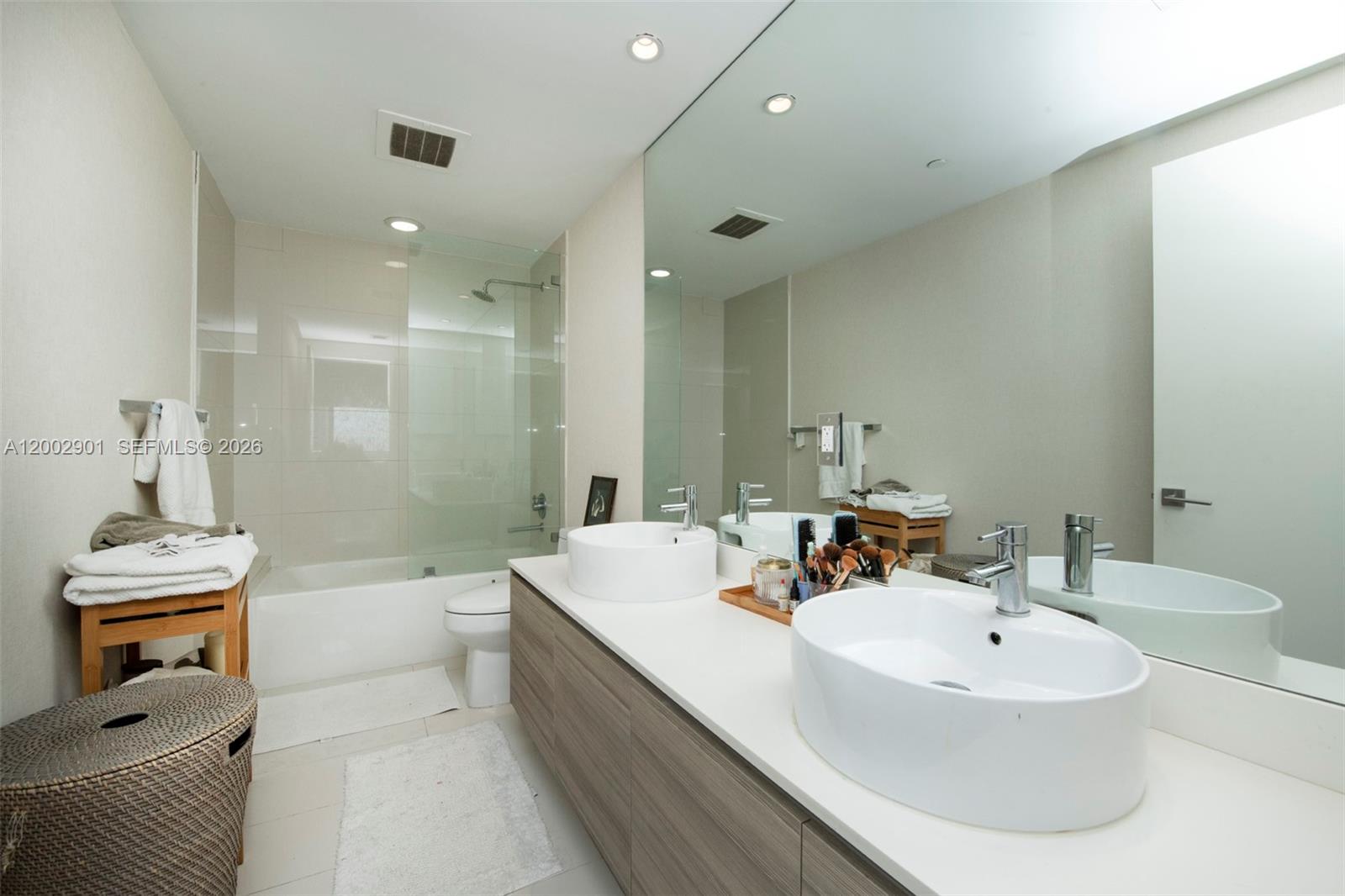 121 NE 34th St #1607 Miami, FL 33137