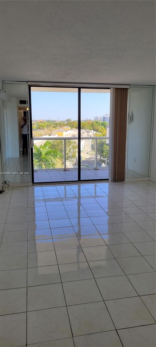 13499 Biscayne Blvd #511