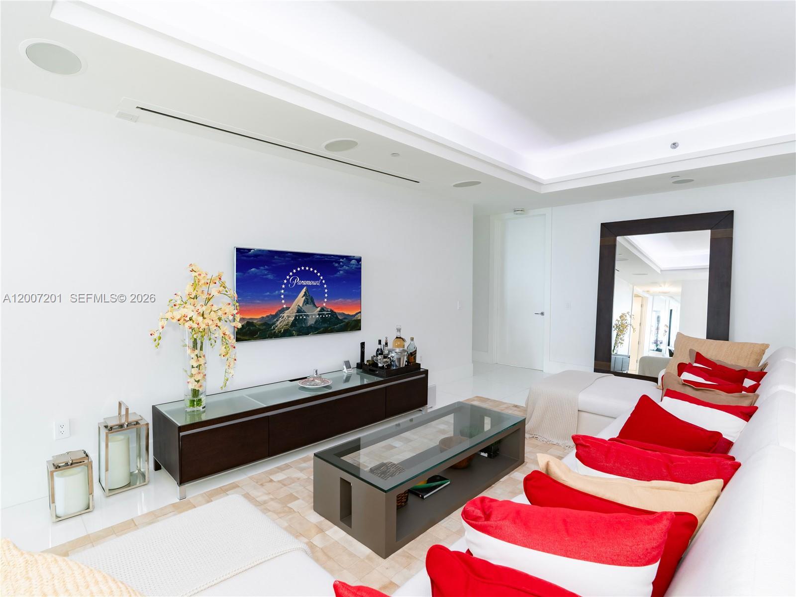5959 Collins Ave #906 Miami Beach, FL 33140