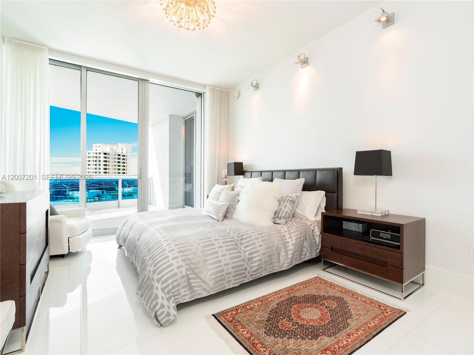 5959 Collins Ave #906 Miami Beach, FL 33140