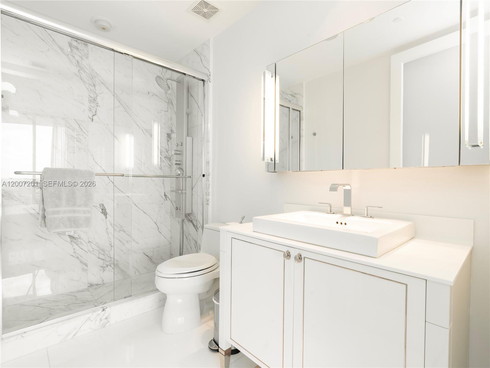5959 Collins Ave #906 Miami Beach, FL 33140