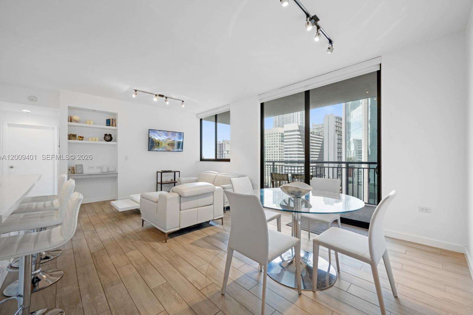 image Nine at Mary Brickell Village9