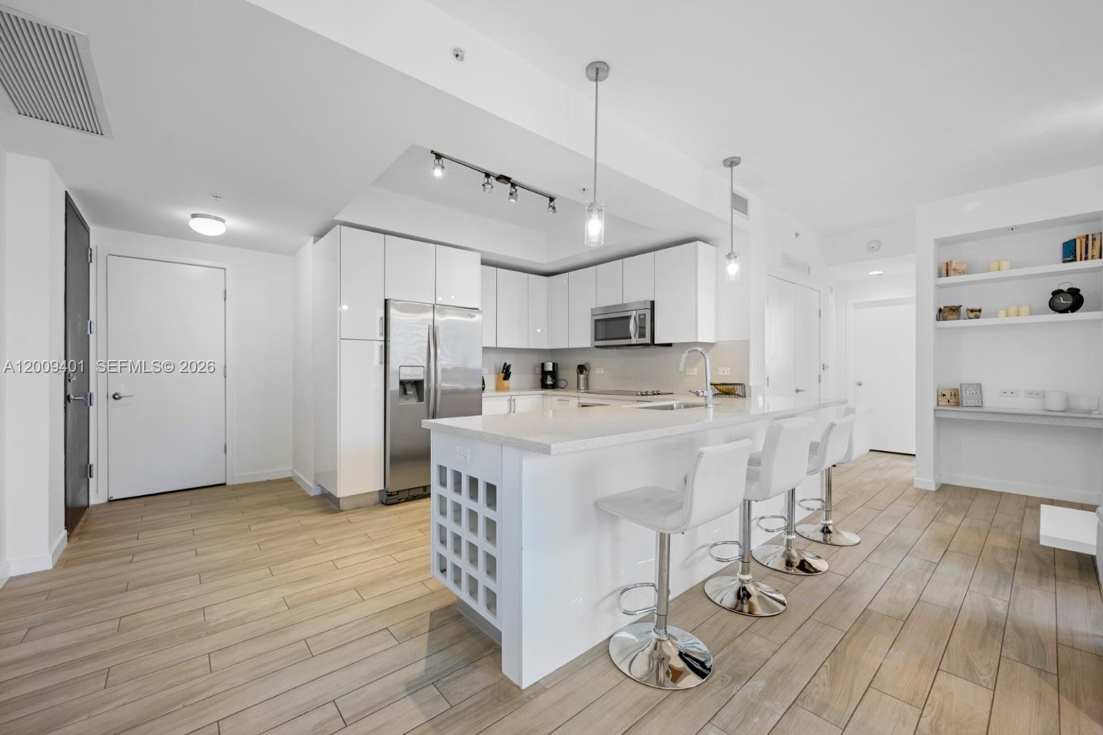 image Nine at Mary Brickell Village11