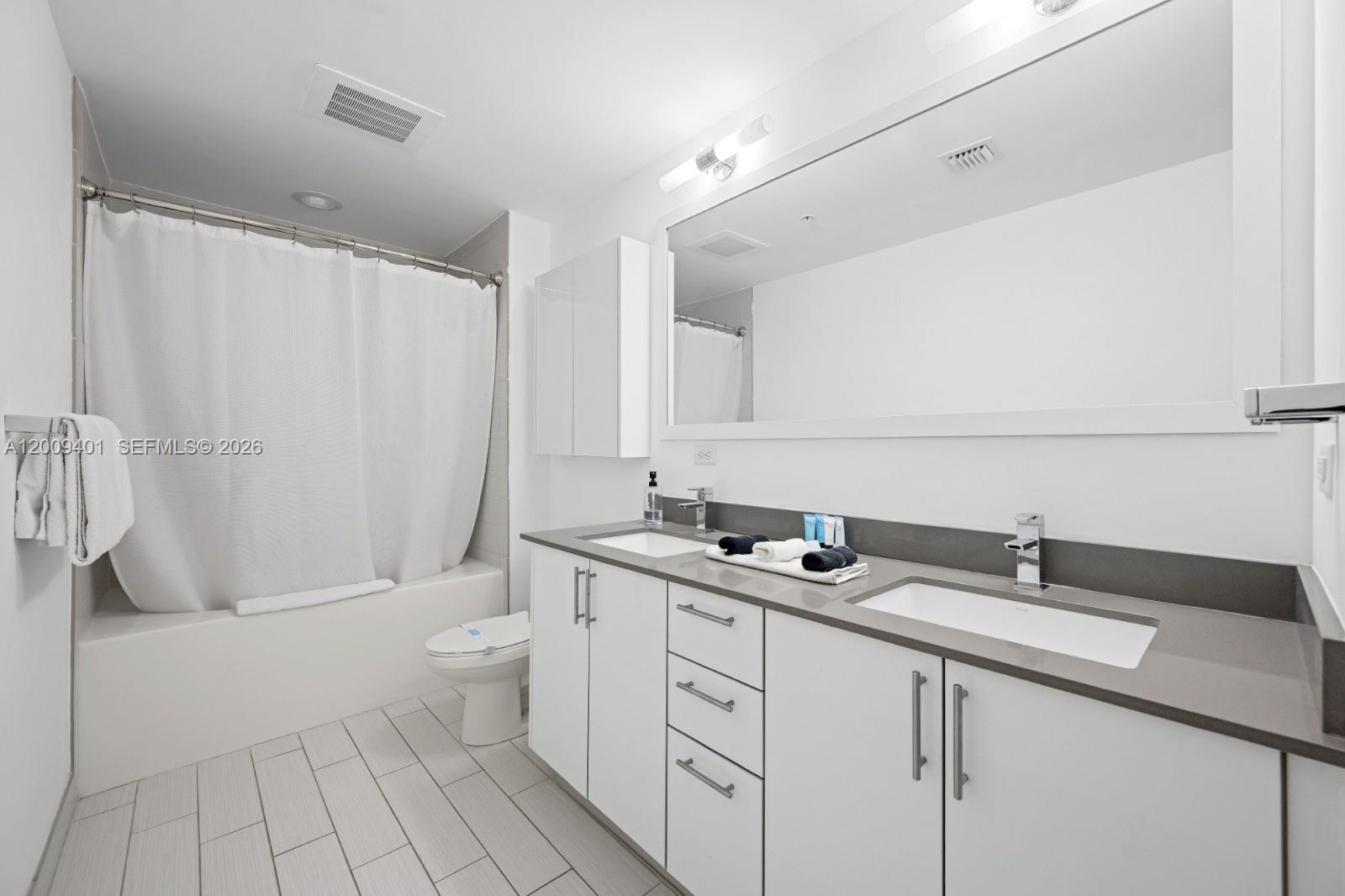 image Nine at Mary Brickell Village18
