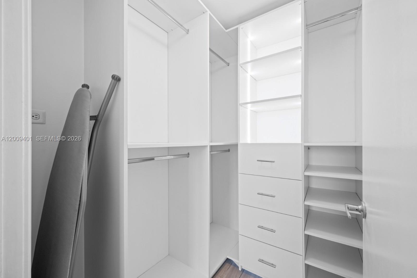 image Nine at Mary Brickell Village19