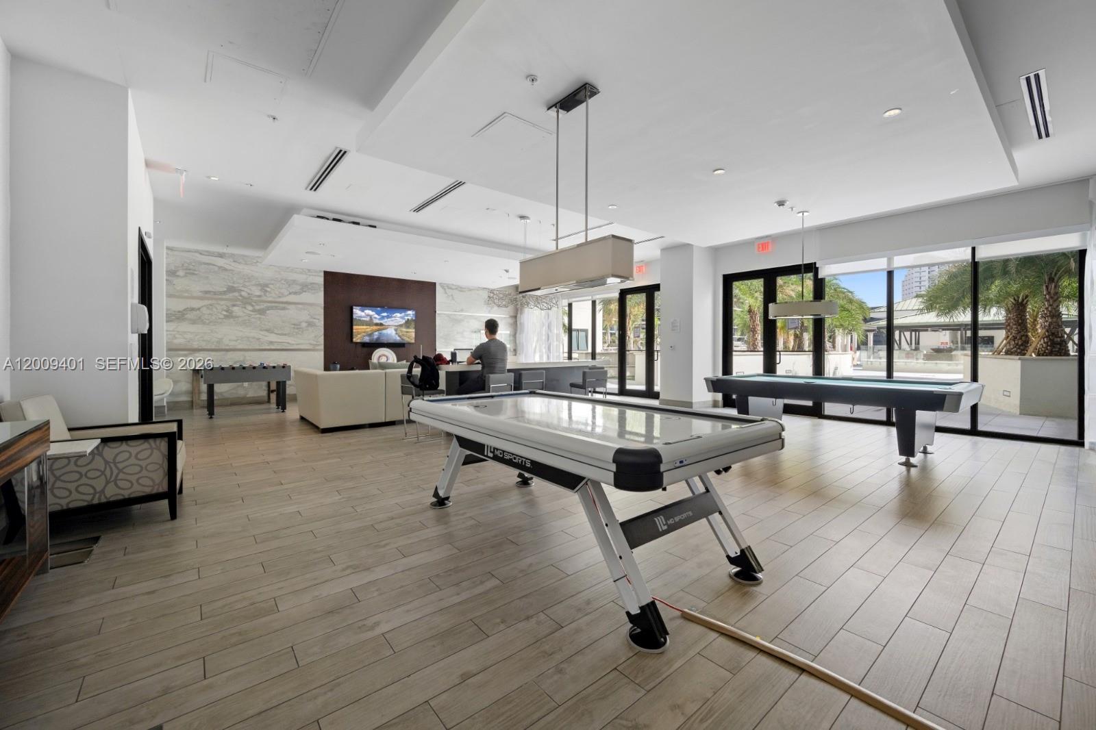 image Nine at Mary Brickell Village24