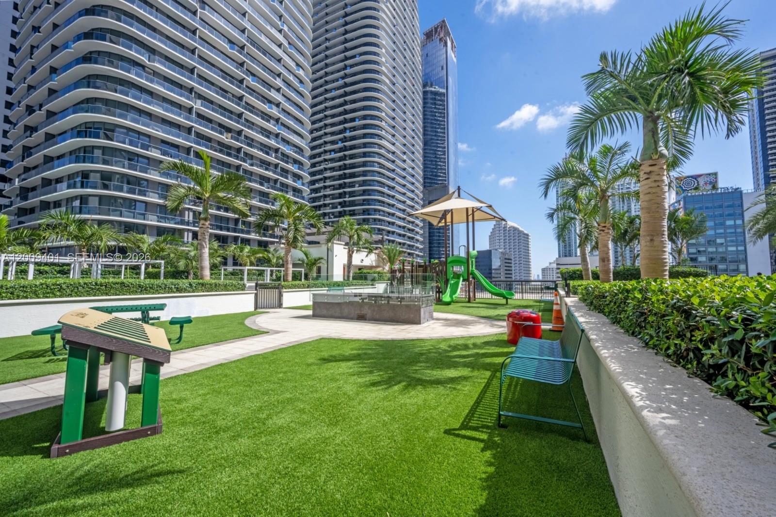 image Nine at Mary Brickell Village30