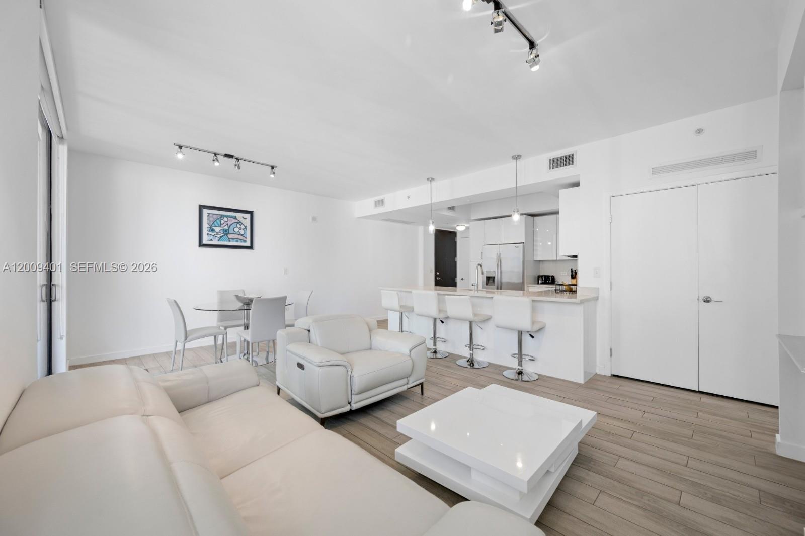 image Nine at Mary Brickell Village4