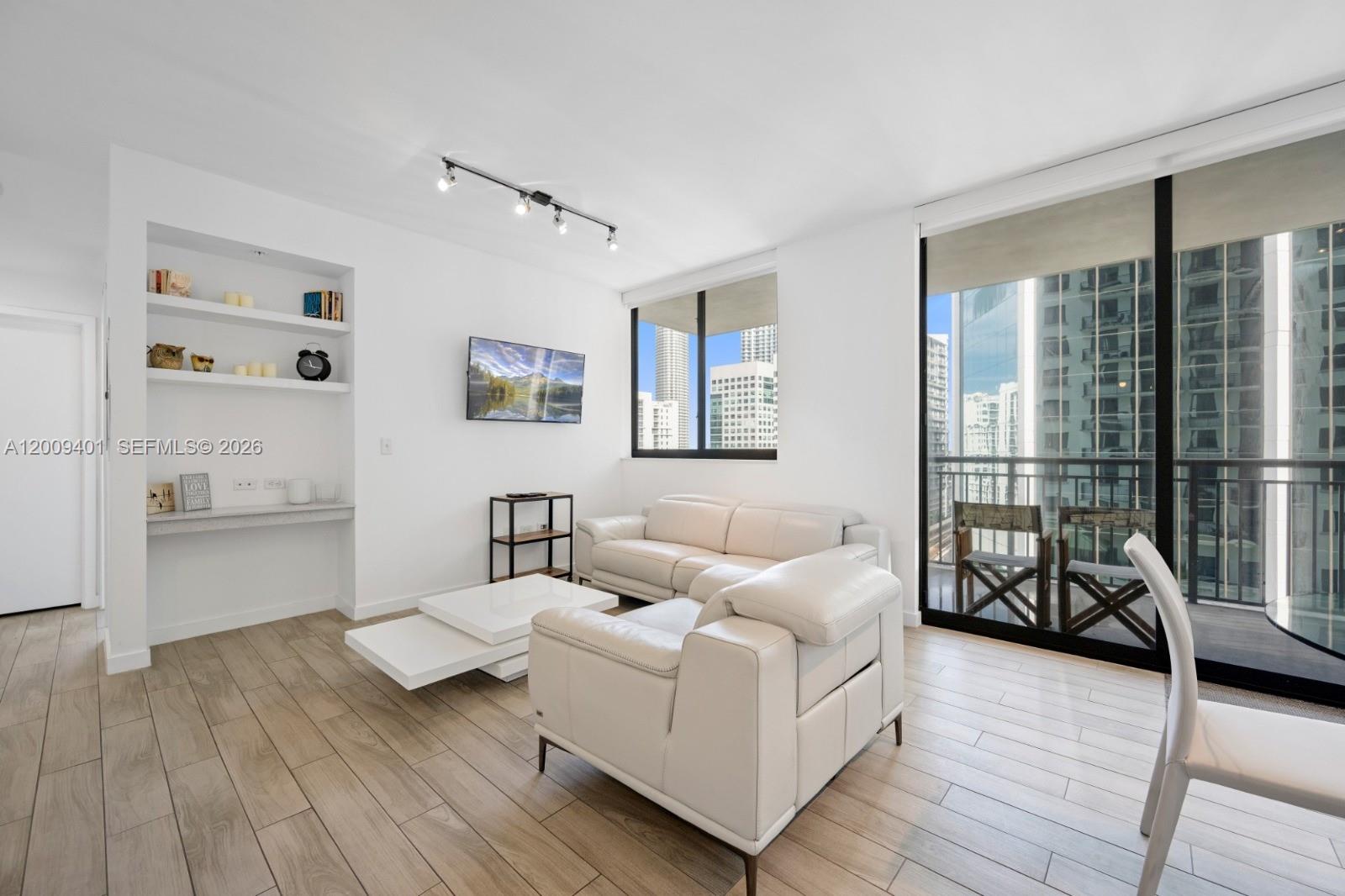 image Nine at Mary Brickell Village6
