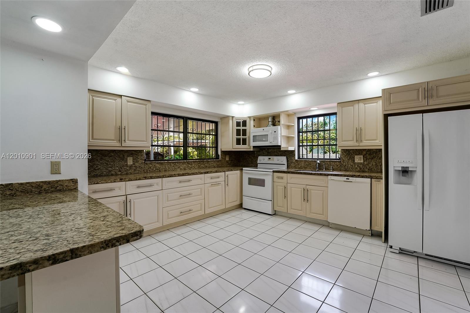 1735 SW 15th St Miami, FL 33145