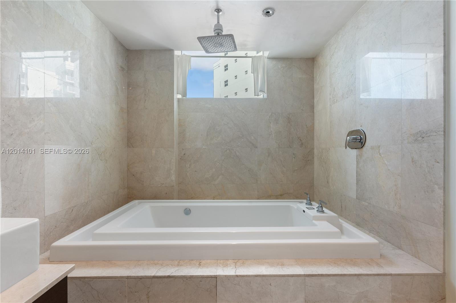 image Emerald at Brickell12