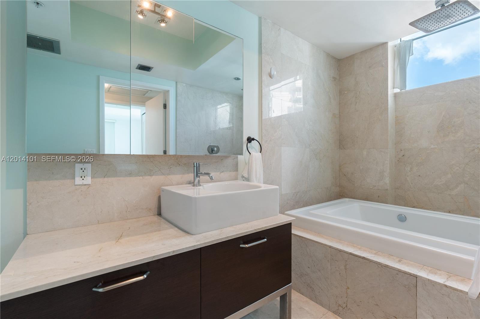 image Emerald at Brickell13