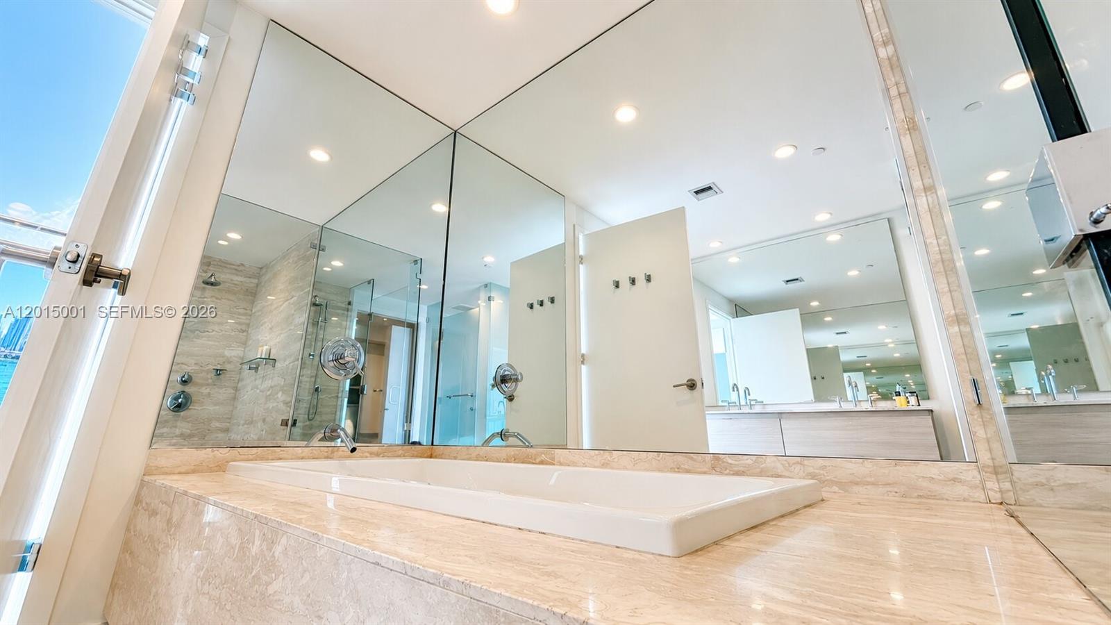 2900 NE 7th Ave #3207 Miami, FL 33137