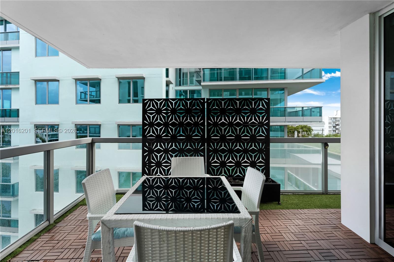 image The Ivory9