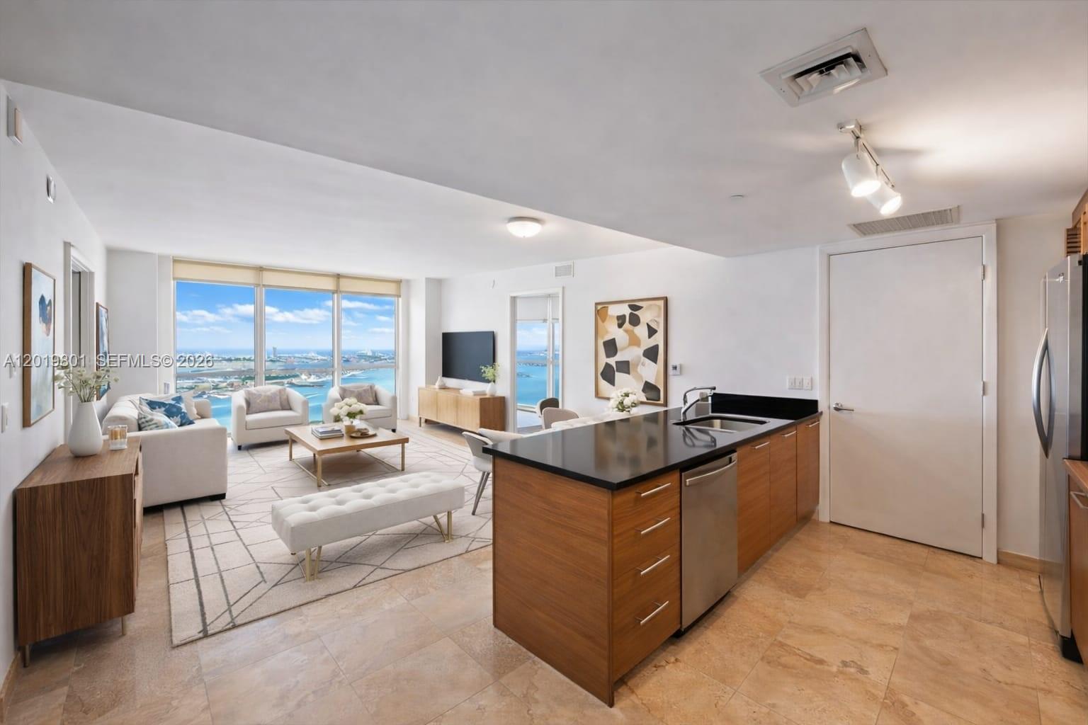 50 Biscayne Blvd #4106